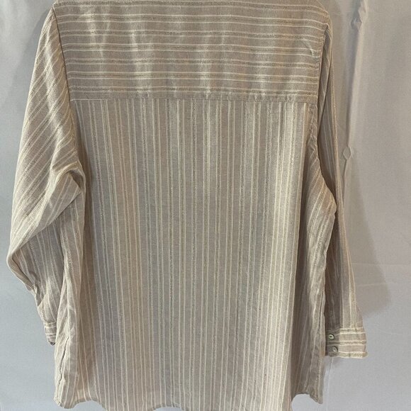 Jones & CO. Women's dress shirt with long sleeves size 1X. Made in Indonesia. - Picture 3 of 9